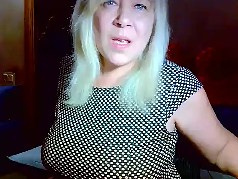AgoniA7 online show from May 2026 06:37:02 PM