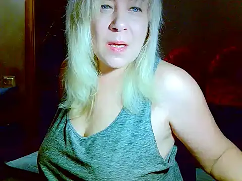 AgoniA7 online show from May 2026 06:38:01 PM