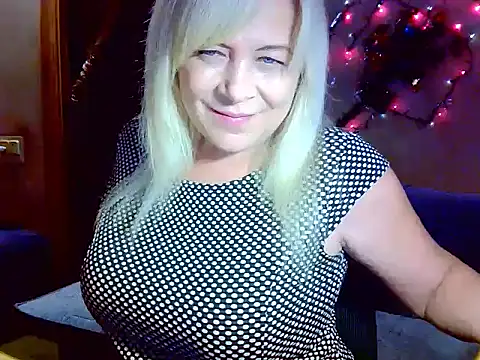 AgoniA7 online show from December 2025 07:28:02 PM