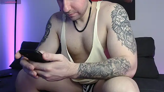 Snapshot of Lucky_Ly chatting on February 2025 08:11:02 AM Lucky Ly online show from February 2025 08:11:02 AM
