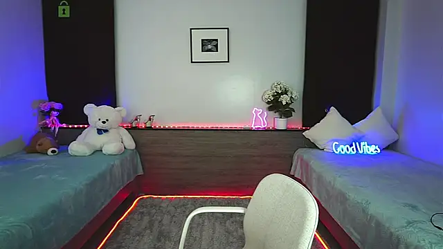 Snapshot of _Anna_Shine_ chatting on December 2024 12:08:02 PM  Anna Shine  online show from December 2024 12:08:02 PM