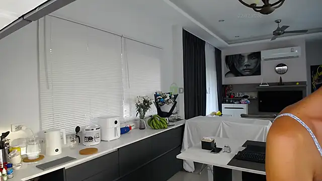  Anna Shine  online show from February 2026 10:49:02 AM