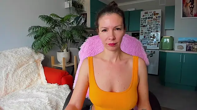 ChristinaGlory online show from October 2025 07:40:01 AM