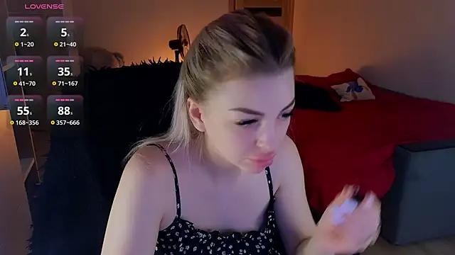 Snapshot of MilanaOmg chatting on June 2026 10:48:01 PM MilanaOmg online show from June 2026 10:48:01 PM
