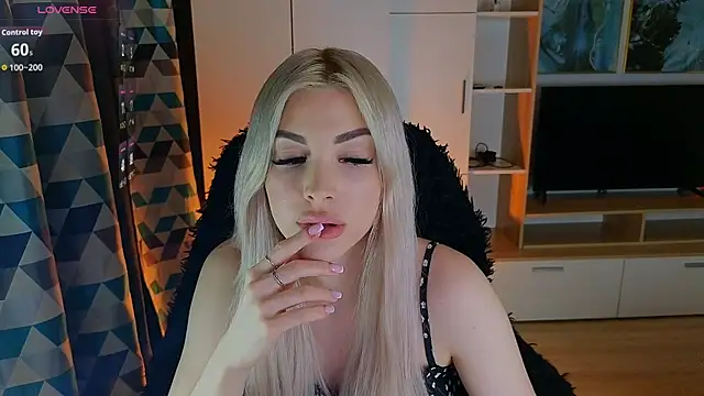 MilanaOmg online show from April 2026 06:14:02 PM