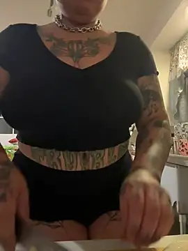 Snapshot of Sad1st1kSadie chatting on February 2025 05:41:01 AM Sad1st1kSadie online show from February 2025 05:41:01 AM