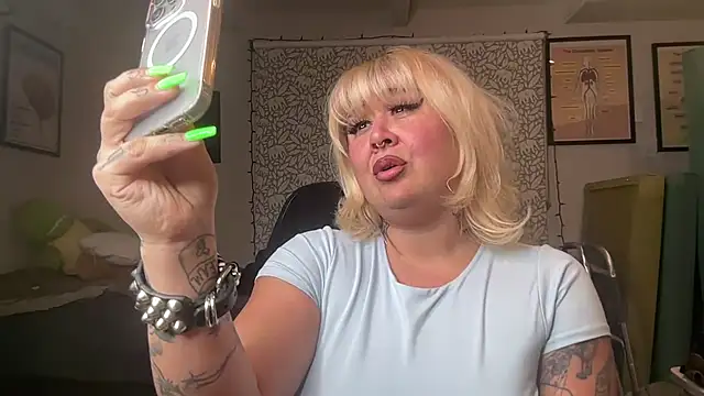 Snapshot of Sad1st1kSadie chatting on January 2025 05:01:01 AM Sad1st1kSadie online show from January 2025 05:01:01 AM