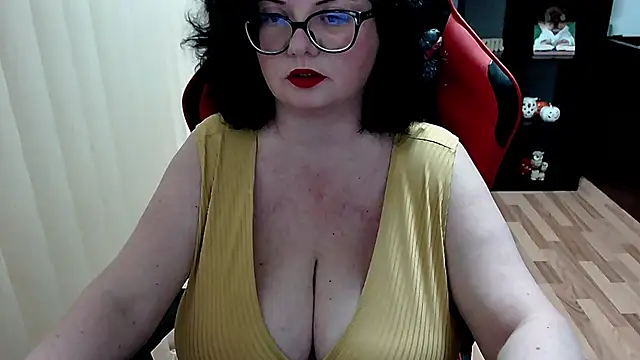 MissTroublle online show from February 2026 11:11:01 AM