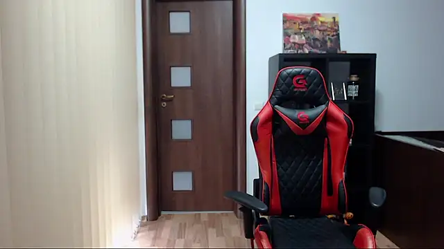 Snapshot of MissTroublle chatting on October 2025 12:29:02 PM MissTroublle online show from October 2025 12:29:02 PM