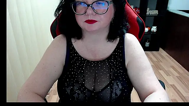 MissTroublle online show from February 2026 12:21:01 PM