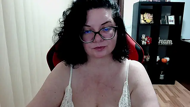 MissTroublle online show from February 2026 11:23:01 AM