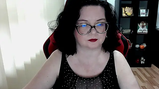 MissTroublle online show from February 2026 01:11:01 PM