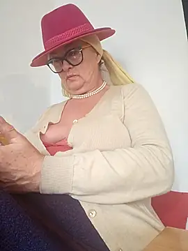 Snapshot of MucMilf59 chatting on November 2025 12:27:02 PM MucMilf59 online show from November 2025 12:27:02 PM
