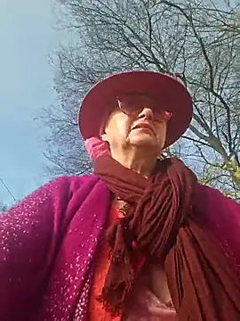 Snapshot of MucMilf59 chatting on November 2025 09:24:02 AM MucMilf59 online show from November 2025 09:24:02 AM