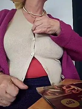 Snapshot of MucMilf59 chatting on December 2025 11:00:02 AM MucMilf59 online show from December 2025 11:00:02 AM