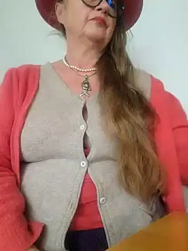 Snapshot of MucMilf59 chatting on November 2025 11:20:01 AM MucMilf59 online show from November 2025 11:20:01 AM