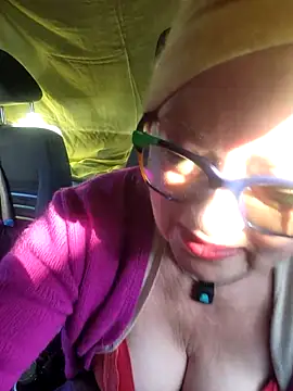 Snapshot of MucMilf59 chatting on December 2025 12:40:01 PM MucMilf59 online show from December 2025 12:40:01 PM