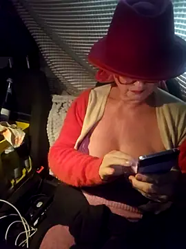 Snapshot of MucMilf59 chatting on October 2025 07:27:01 PM MucMilf59 online show from October 2025 07:27:01 PM