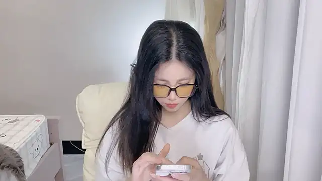 Snapshot of CNchengcheng chatting on October 2025 10:17:01 AM CNchengcheng online show from October 2025 10:17:01 AM