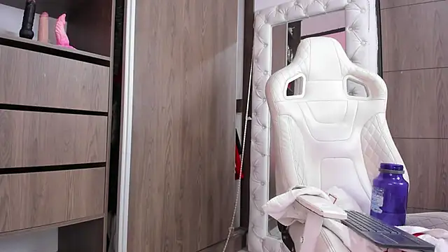 infinitysex1 online show from January 2025 04:20:01 PM