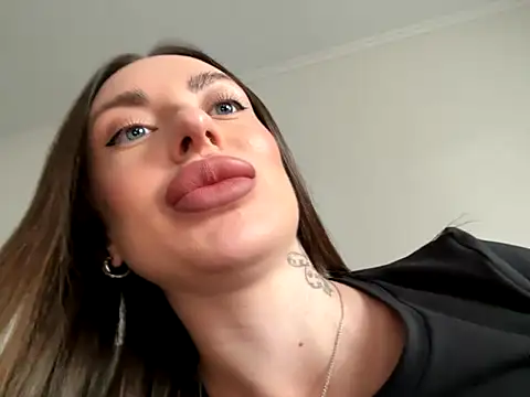 Blondeqlove online show from October 2025 11:51:01 AM