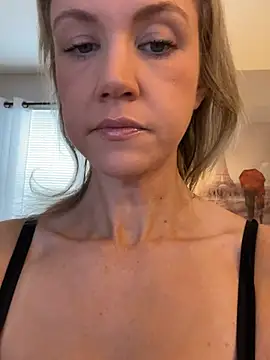 Snapshot of Kay_Cakes chatting on February 2026 03:12:02 PM Kay Cakes online show from February 2026 03:12:02 PM