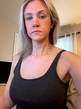 Snapshot of Kay_Cakes chatting on November 2025 01:54:02 PM Kay Cakes online show from November 2025 01:54:02 PM