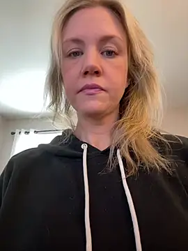 Snapshot of Kay_Cakes chatting on February 2026 04:07:02 PM Kay Cakes online show from February 2026 04:07:02 PM