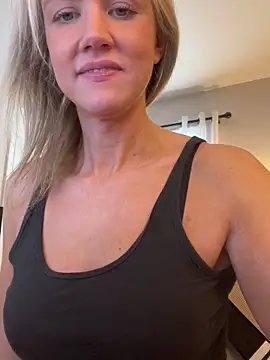 Snapshot of Kay_Cakes chatting on December 2025 04:45:01 PM Kay Cakes online show from December 2025 04:45:01 PM