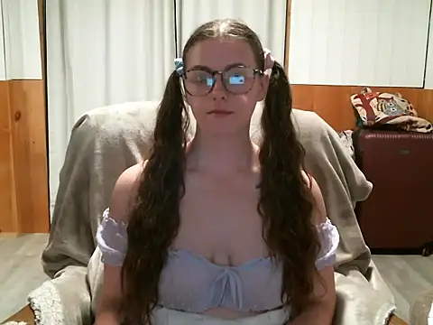 Snapshot of katie_kitten38 chatting on June 2026 01:17:02 PM katie kitten38 online show from June 2026 01:17:02 PM
