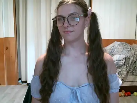 Snapshot of katie_kitten38 chatting on June 2026 04:56:01 PM katie kitten38 online show from June 2026 04:56:01 PM