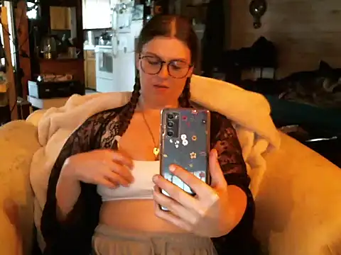 Snapshot of katie_kitten38 chatting on January 2026 01:59:01 PM katie kitten38 online show from January 2026 01:59:01 PM