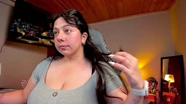 Snapshot of coraline_latin chatting on February 2025 11:36:01 PM coraline latin online show from February 2025 11:36:01 PM