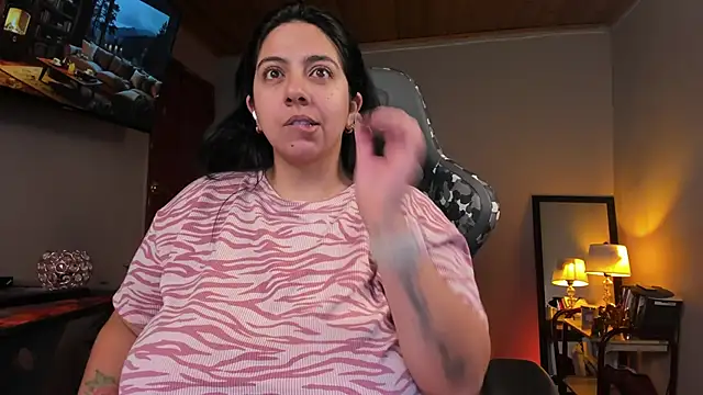Snapshot of coraline_latin chatting on March 2025 08:38:02 PM coraline latin online show from March 2025 08:38:02 PM