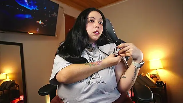 coraline latin online show from April 2026 12:02:02 AM