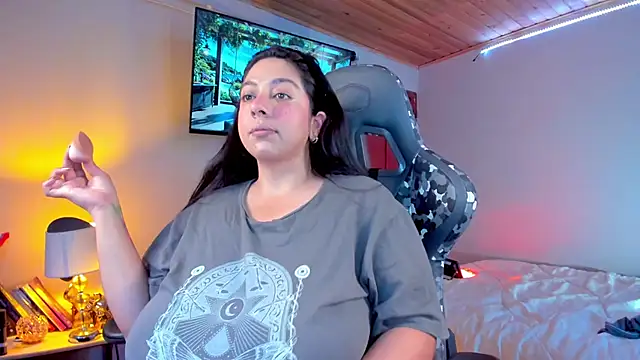 Snapshot of coraline_latin chatting on January 2025 10:38:01 PM coraline latin online show from January 2025 10:38:01 PM