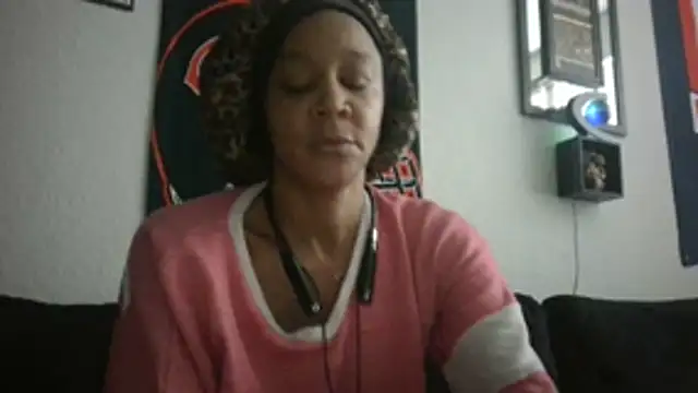 Snapshot of EnticingAaliyah chatting on July 2026 08:50:02 PM EnticingAaliyah online show from July 2026 08:50:02 PM