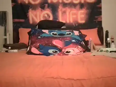 Snapshot of EnticingAaliyah chatting on January 2025 02:04:01 AM EnticingAaliyah online show from January 2025 02:04:01 AM