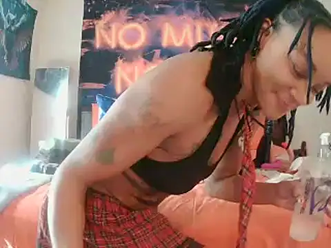 Snapshot of EnticingAaliyah chatting on March 2025 06:24:02 PM EnticingAaliyah online show from March 2025 06:24:02 PM