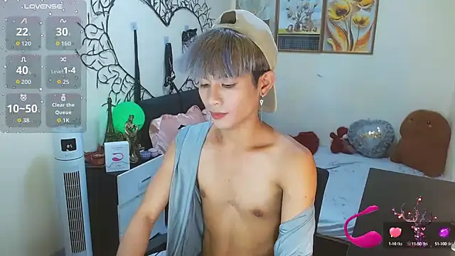Snapshot of WildestTwink chatting on September 2025 04:17:01 PM WildestTwink online show from September 2025 04:17:01 PM