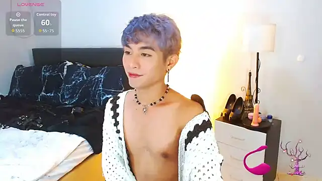 WildestTwink online show from April 2026 02:01:02 PM