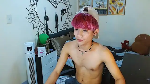 Snapshot of WildestTwink chatting on September 2025 05:08:01 PM WildestTwink online show from September 2025 05:08:01 PM