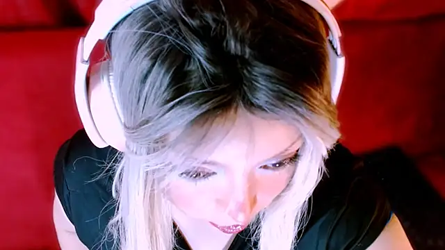 Honey Lucy1 online show from April 2026 12:26:02 AM