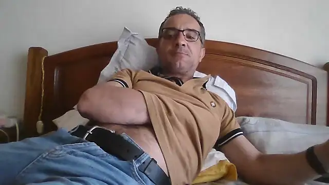 CarlosRocha73 online show from April 2026 11:05:01 AM