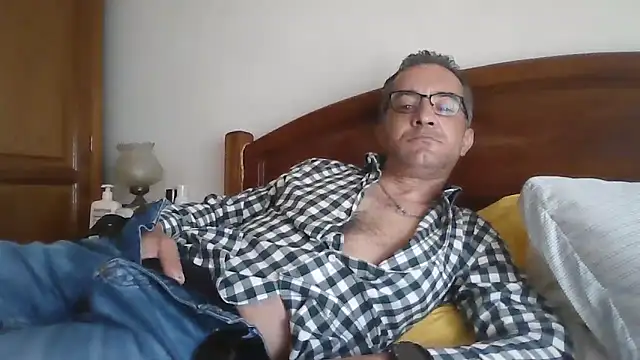 CarlosRocha73 online show from April 2026 04:12:02 PM