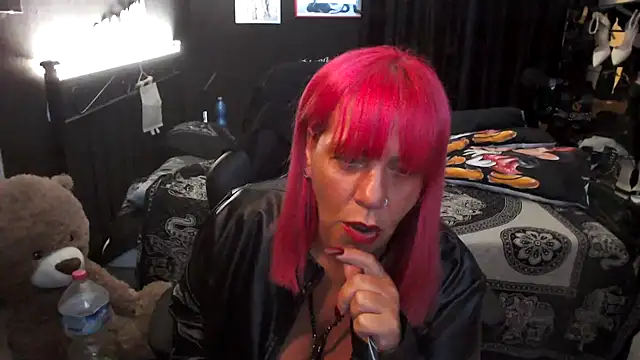 diavo72 online show from June 2026 08:07:01 PM