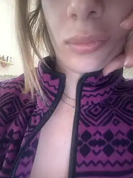 fammefatale1987 online show from November 2025 01:16:02 PM