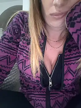 fammefatale1987 online show from November 2025 05:13:02 PM