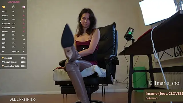 Snapshot of LAUREL_HAZEL chatting on November 2025 06:22:01 PM LAUREL HAZEL online show from November 2025 06:22:01 PM