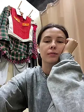 Snapshot of LAUREL_HAZEL chatting on February 2025 04:14:02 PM LAUREL HAZEL online show from February 2025 04:14:02 PM